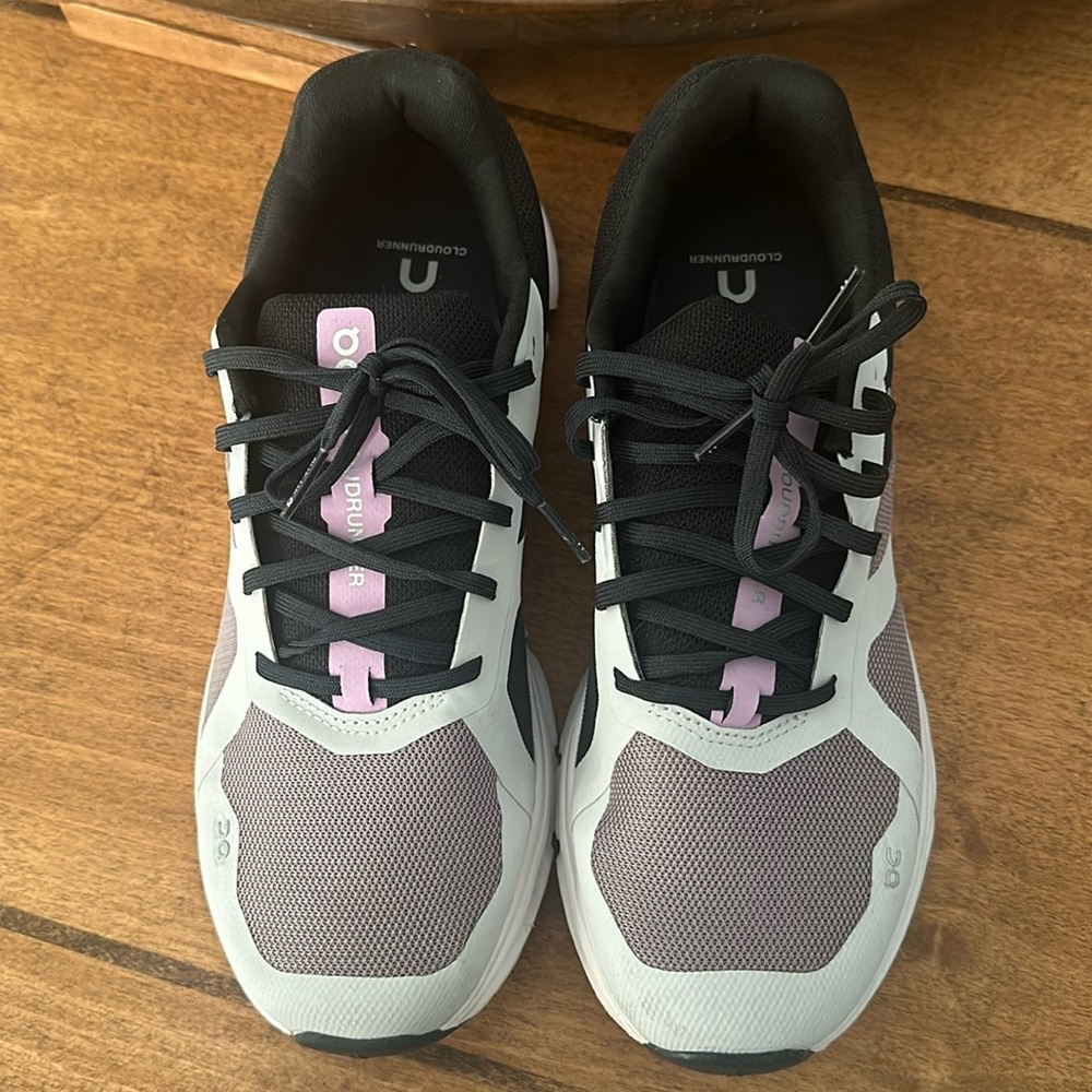 OnCloud Woman’s Cloudrunner